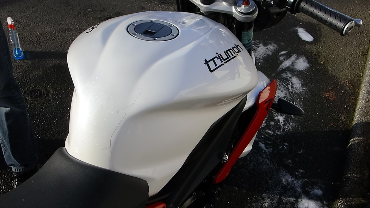 Clear Protect moto : protection de réservoir pour Roadster