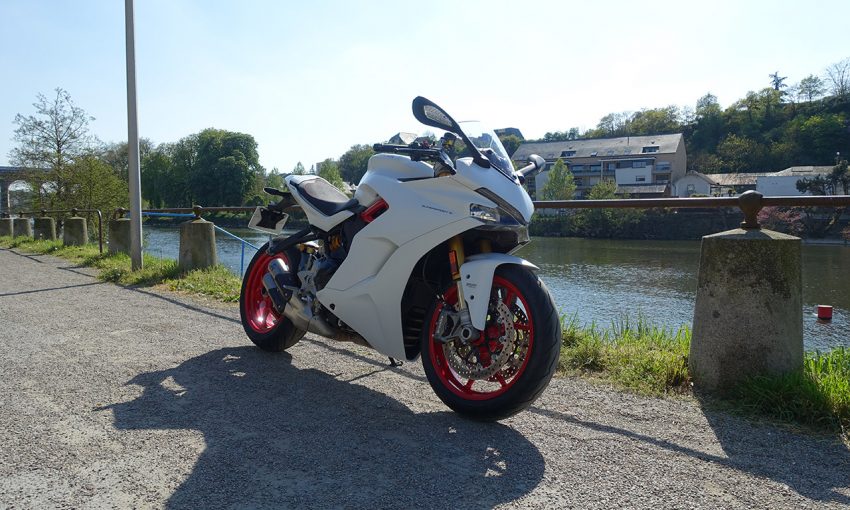 moto ducati à Laval