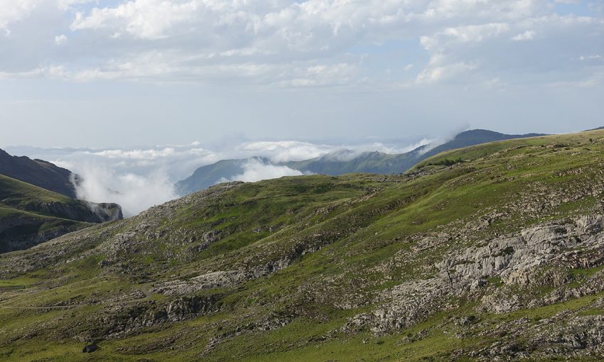 etre au dessus des nuages en montagne