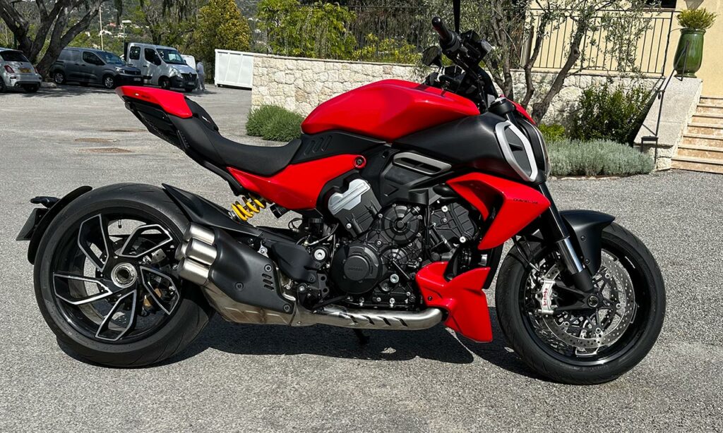 Ducati Diavel Rouge V4