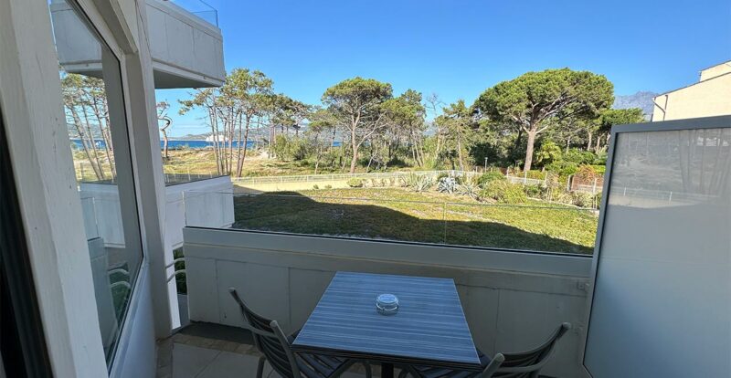 Vue de la chambre de l'hôtel de Calvi