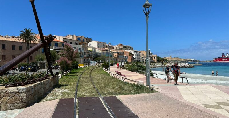 Île Rousse et sa plage