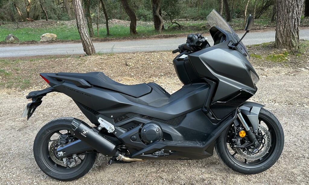 Forza 750 2025 noir de chez Honda moto